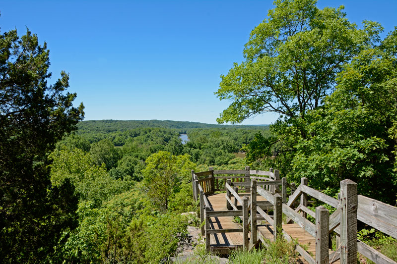 Bluff_Overlook_5131.jpg